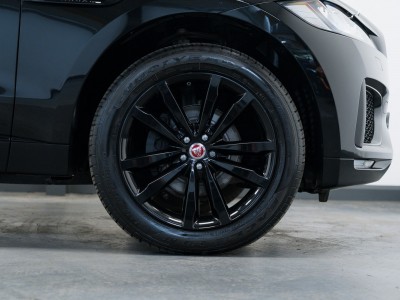 Jaguar F Pace