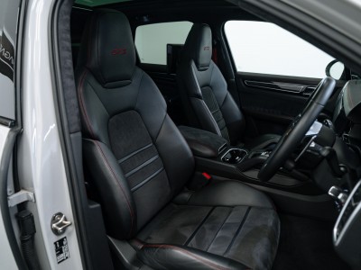 Porsche Cayenne Gts