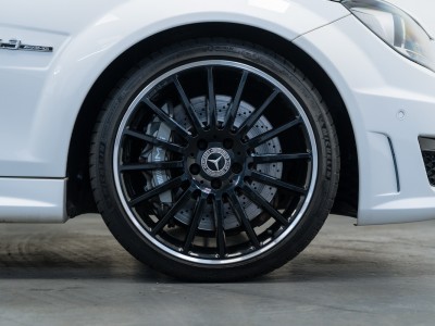Mercedes Benz C63 Amg